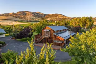 4050 Royal Crest Rd, Medford, OR 97504 - Photo 6