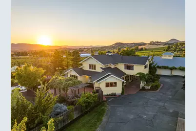 4050 Royal Crest Road, Medford, OR 97504 - Photo 8