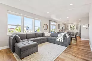 2254 NE Indigo Ln, Bend, OR 97701 - Photo 10