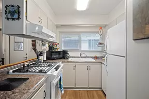 301 Bandy Way, Grants Pass, OR 97526 - Photo 8