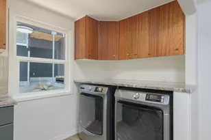266 NW Riverside Blvd, Bend, OR 97703 - Photo 8