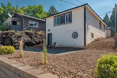 266 NW Riverside Boulevard, Bend, OR 97703 - Photo 28