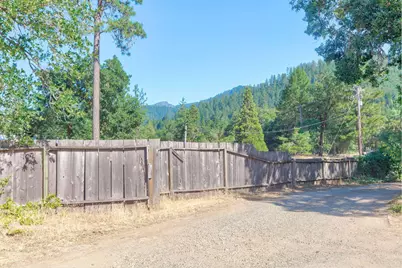 5626 Lake Shore Drive, Selma, OR 97538 - Photo 10