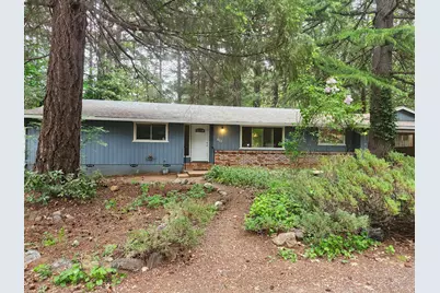 611 S Junction Avenue, Cave Junction, OR 97523 - Photo 2