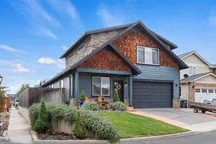 871 Holley Way, Central Point, OR 97502 - Photo 1