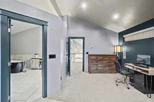 871 Holley Way, Central Point, OR 97502 - Photo 12