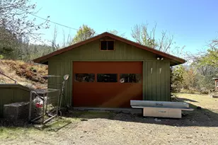 18485 Williams Hwy, Williams, OR 97544 - Photo 20