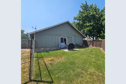 2740 SW Umatilla Court, Redmond, OR 97756 - Photo 4