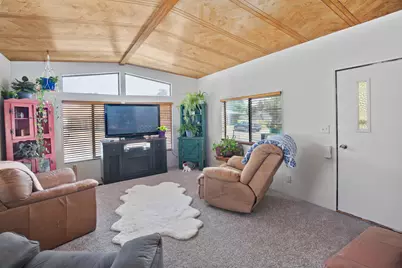 925 Carol Rae, Medford, OR 97501 - Photo 8