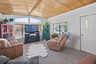 925 Carol Rae, Medford, OR 97501 - Photo 8