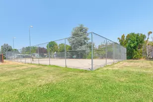 925 Carol Rae, Medford, OR 97501 - Photo 30