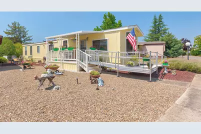 925 Carol Rae, Medford, OR 97501 - Photo 2