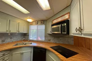 1095 Lee Roze Ln, Grants Pass, OR 97527 - Photo 20