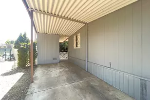 1095 Lee Roze Ln, Grants Pass, OR 97527 - Photo 2