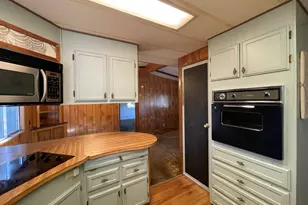 1095 Lee Roze Ln, Grants Pass, OR 97527 - Photo 22