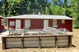 753 Albert Ave, Glendale, OR 97442 - Photo 4