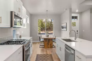 20890 SE Caldera Dr, Bend, OR 97702 - Photo 4