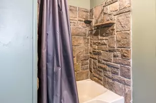 3197 N McBeth Ct, Prineville, OR 97754 - Photo 10