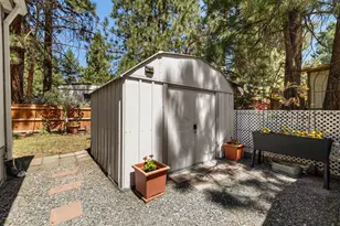 61060 Kings Ln, Bend, OR 97702 - Photo 22
