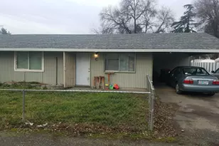 112 N Columbus Ave, Medford, OR 97501 - Photo 2