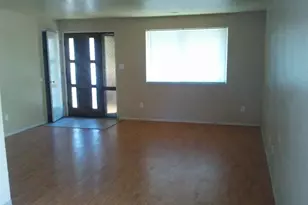 112 N Columbus Ave, Medford, OR 97501 - Photo 4