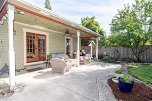 740 NE 8th St, Grants Pass, OR 97526 - Photo 26