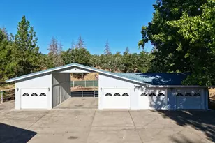 461 Sawyer Rd, Shady Cove, OR 97539 - Photo 4