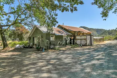 9820 E Evans Creek Road, Rogue River, OR 97537 - Photo 18