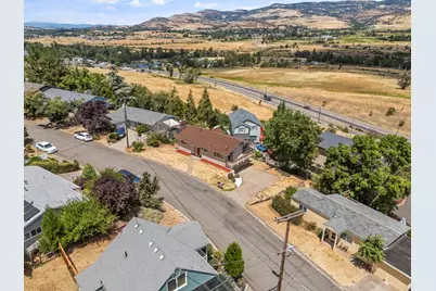 1179 N Main Street, Ashland, OR 97520 - Photo 46