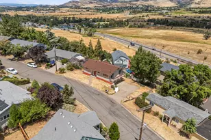 1179 N Main St, Ashland, OR 97520 - Photo 46