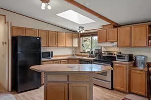 64401 Deschutes Market Rd, Bend, OR 97701 - Photo 8