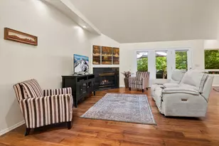 2777 NW Champion Cir, Bend, OR 97703 - Photo 8