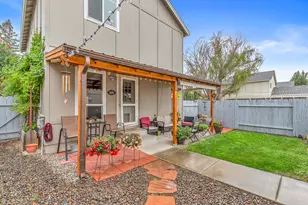 327 Brookhaven Dr, Central Point, OR 97502 - Photo 16