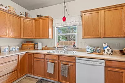 327 Brookhaven Drive, Central Point, OR 97502 - Photo 12