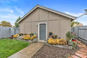 327 Brookhaven Dr, Central Point, OR 97502 - Photo 18