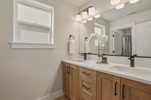 60858 SE Barstow Pl, Bend, OR 97702 - Photo 8