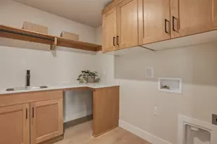 60858 SE Barstow Pl, Bend, OR 97702 - Photo 12