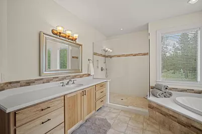 17045 Shawnee Circle, Bend, OR 97707 - Photo 10