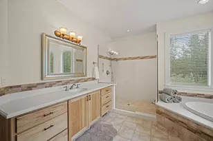 17045 Shawnee Cir, Bend, OR 97707 - Photo 10