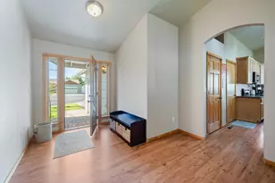 16676 McClintock Pl, La Pine, OR 97739 - Photo 4