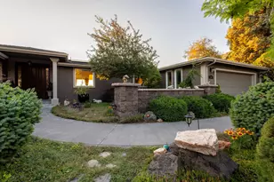 818 Loma Linda Dr, Klamath Falls, OR 97601 - Photo 2