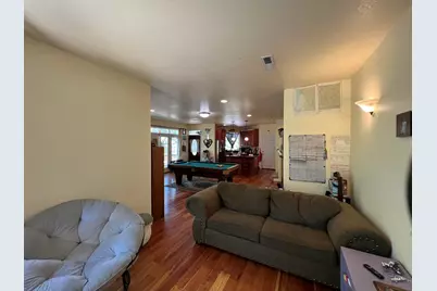 253 SW Central Avenue, Grants Pass, OR 97526 - Photo 12