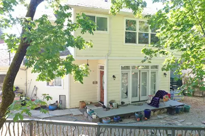 253 SW Central Avenue, Grants Pass, OR 97526 - Photo 2