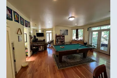 253 SW Central Avenue, Grants Pass, OR 97526 - Photo 14