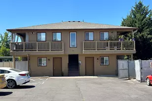 38 Lewis Ave, Medford, OR 97501 - Photo 1
