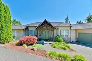 1893 NW Sunview Pl, Grants Pass, OR 97526 - Photo 2