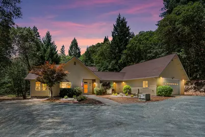 780 Pinecrest Drive, Grants Pass, OR 97526 - Photo 2