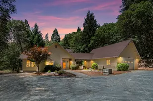 780 Pinecrest Drive, Grants Pass, OR 97526 - Photo 2