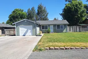 31643 Klamath St, Bonanza, OR 97623 - Photo 1