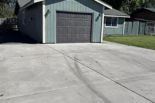 31643 Klamath St, Bonanza, OR 97623 - Photo 4